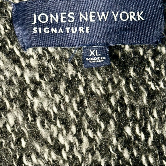 Women’s Jones New York Black and White Knit Sweater - Picture 2 of 5